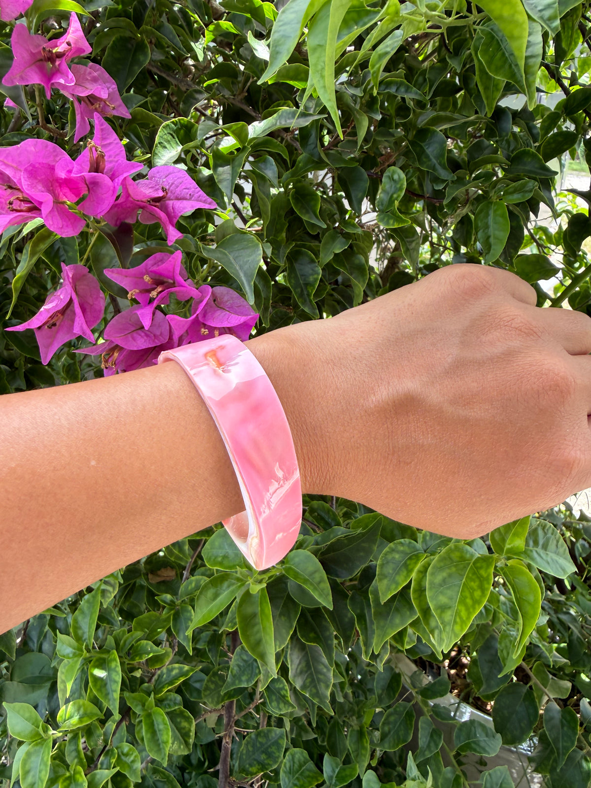 Hand-Carved Genuine Queen Conch Shell Bangle